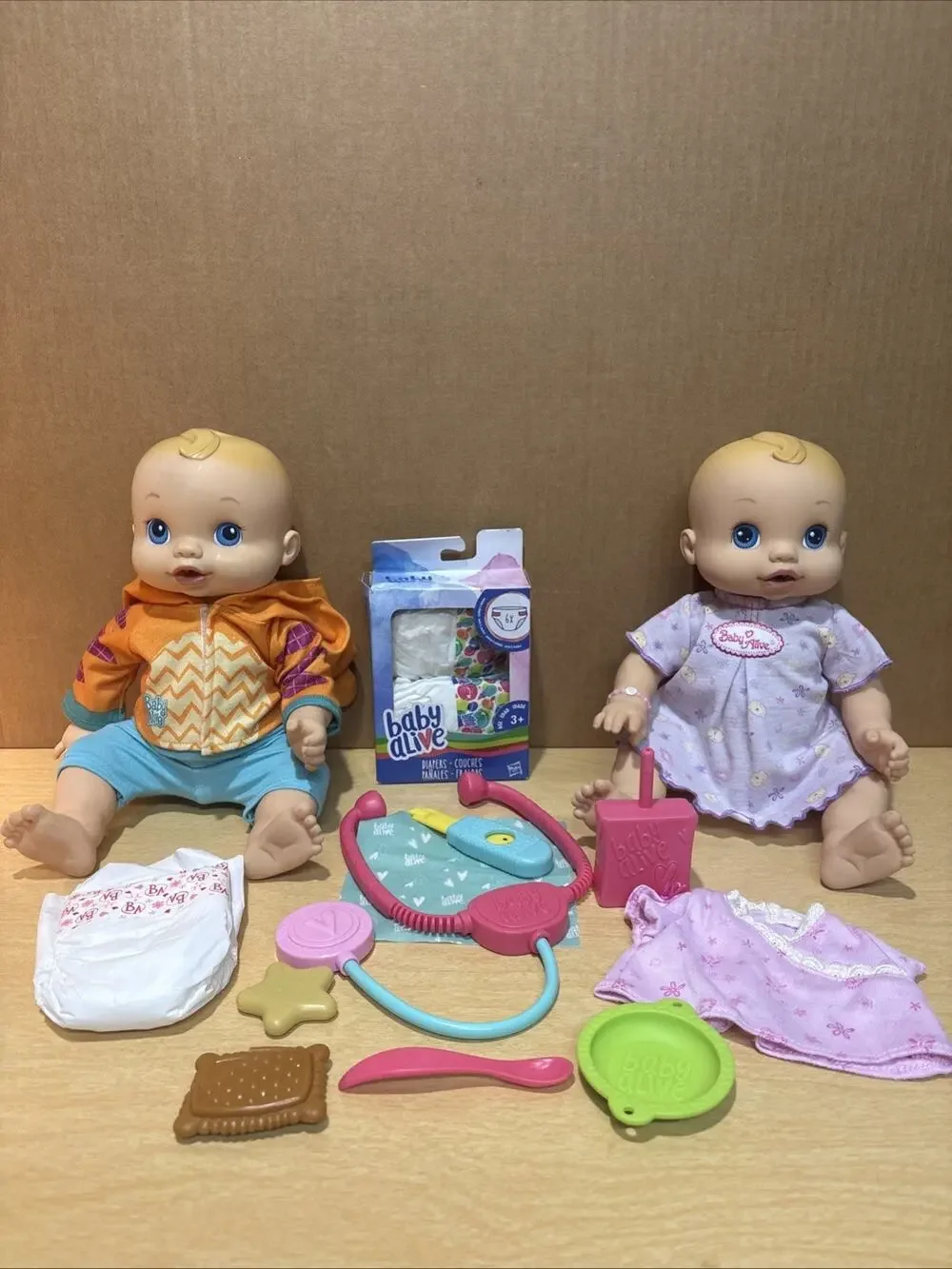 Baby Alive Wets N Wiggles Boy & Girl Twin Dolls Pair Anatomically Correct 2006